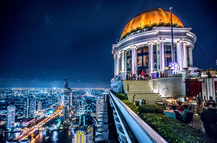曼谷的莲花大酒店夜景