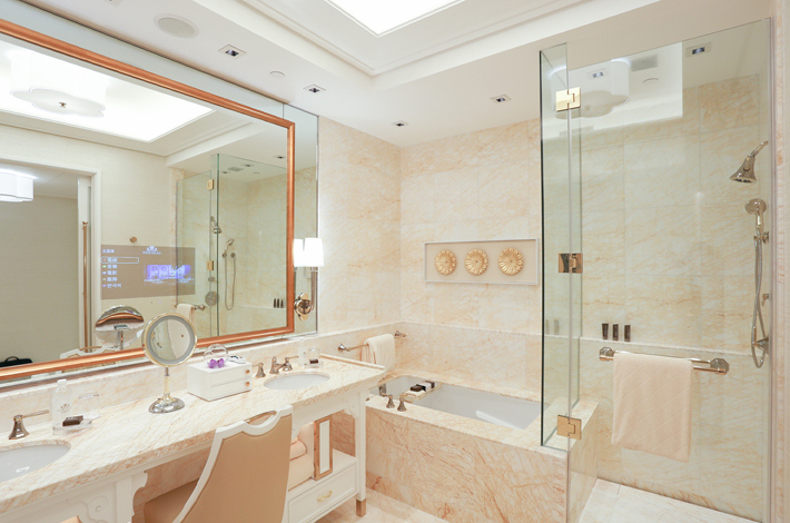 曼谷皇宫酒店的浴室