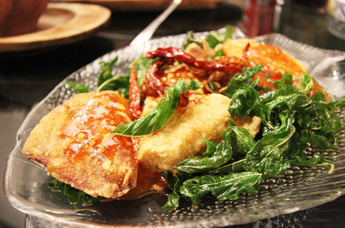 曼谷三姊妹餐厅美食紫苏鱼排