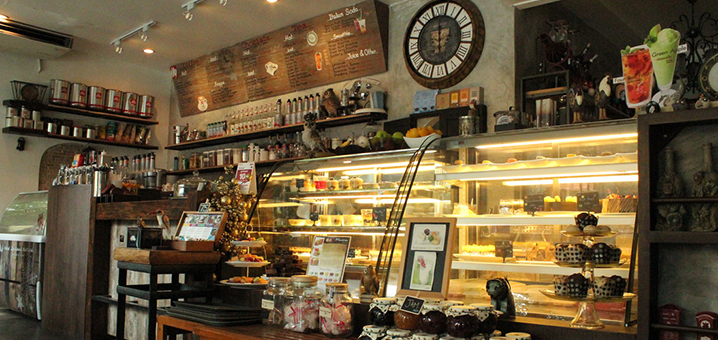24 Owls Cafe & Bistro咖啡店，曼谷的夜猫子咖啡店