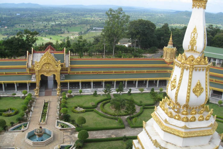 Phra Maha Chedi Chai Mongkhon