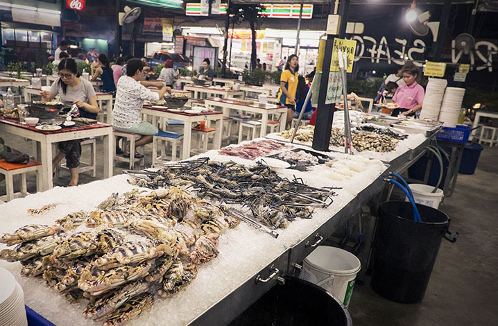 Mangkorn Seafood大排档式的自助餐
