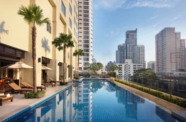 曼谷苏克哈姆维特公园万豪行政公寓泳池