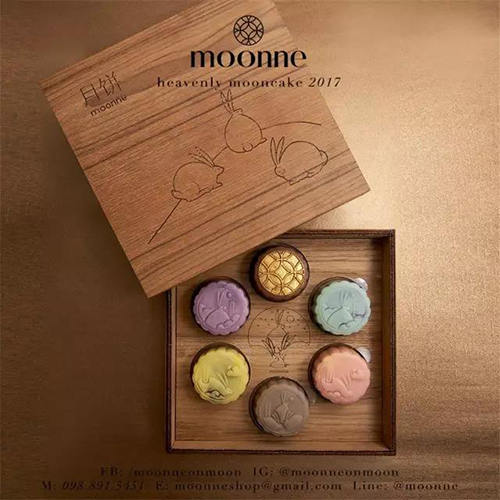 Moonne木盒包装的月饼