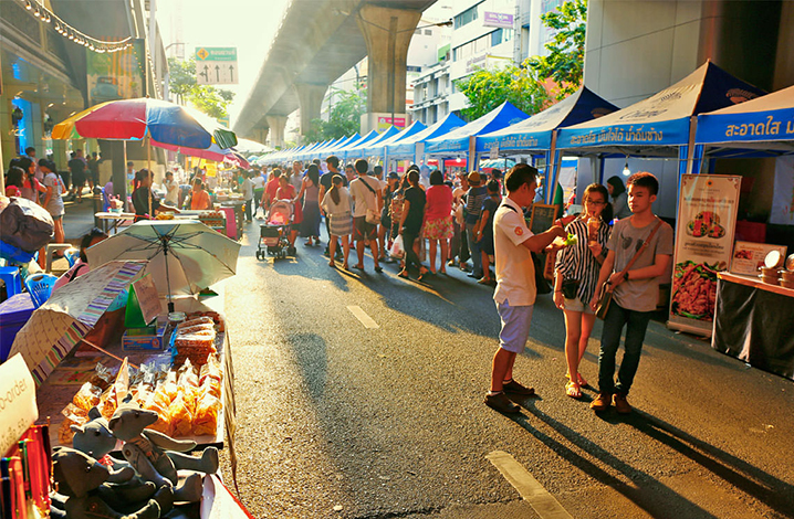 泰国圣诞节 素坤逸街市场(Sukhumvit Street Market)