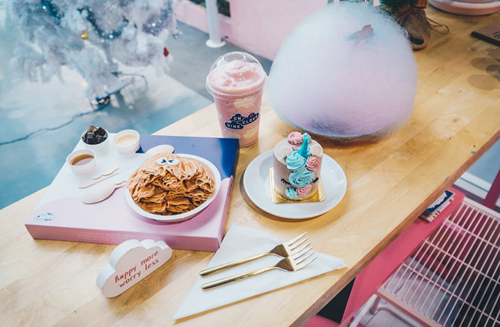 清迈ON CLOUD NINE粉红甜品店