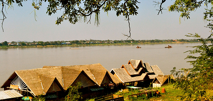 泰国莫拉限府，湄公河旁的自然风光
