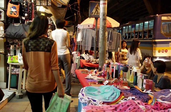 ตลาดนัดกลางคืน กกท（泰国体育夜市）