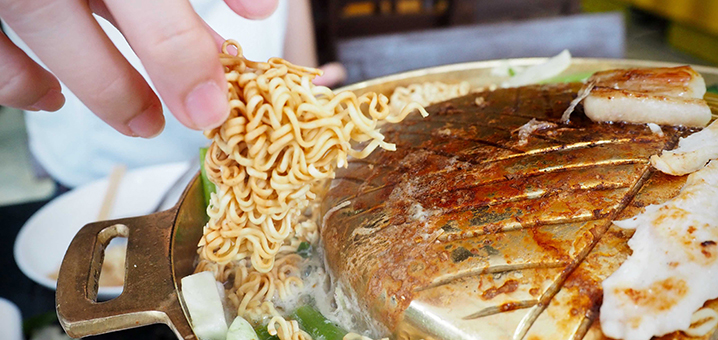 在泰国边吃自助烧烤边蹦迪是什么体验？