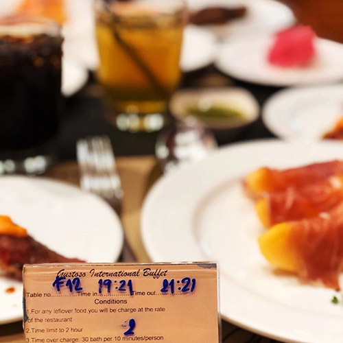日式自助餐厅Gustoso，120块吃10斤三文鱼、20份牛排是不是亏了