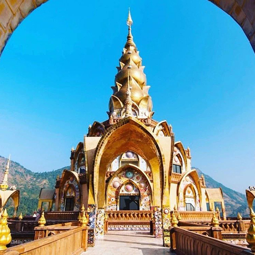 泰國最美坐佛寺Wat Pha Sorn Kaew，碧差汶府玻璃懸崖邊的寺廟