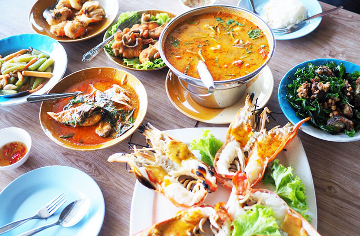 Ruan Thai shrimp（เรือนไทยกุ้งเผา วัดเชิงเลน）