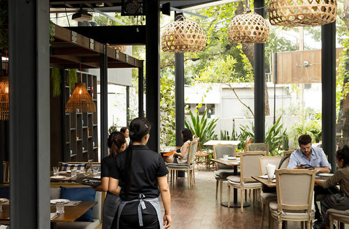 来曼谷At-Ta-Rote餐厅，尝一尝泰国皇家菜肴