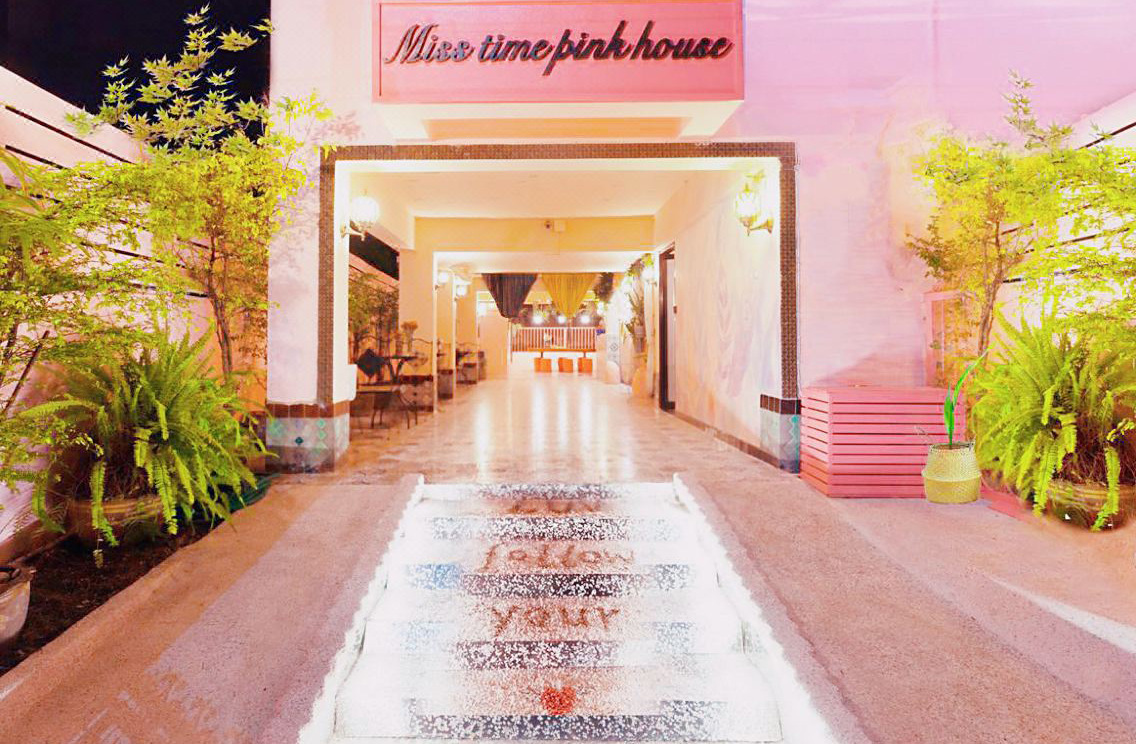 Miss time pink house