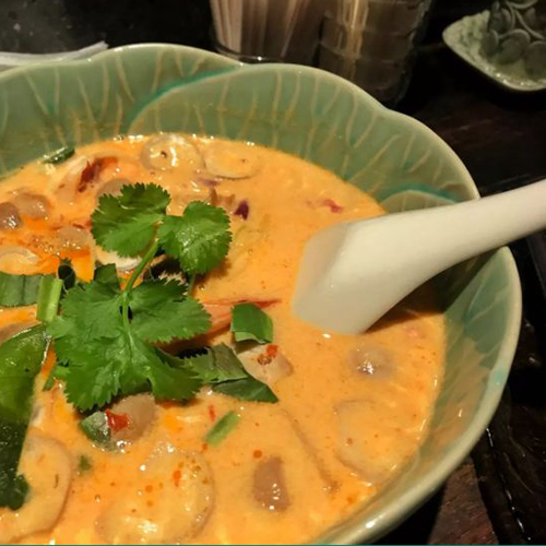 曼谷米其林推荐餐厅SUPANNIGA EATING ROOM，超欢迎的正宗泰式菜