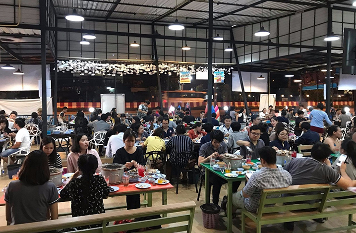 曼谷素万那普机场附近人气超高的海鲜自助SeaZa餐厅