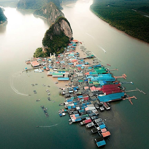 泰國攀牙攀伊島Ko Panyi漁村，這座小鎮簡直是立體的潘通色卡