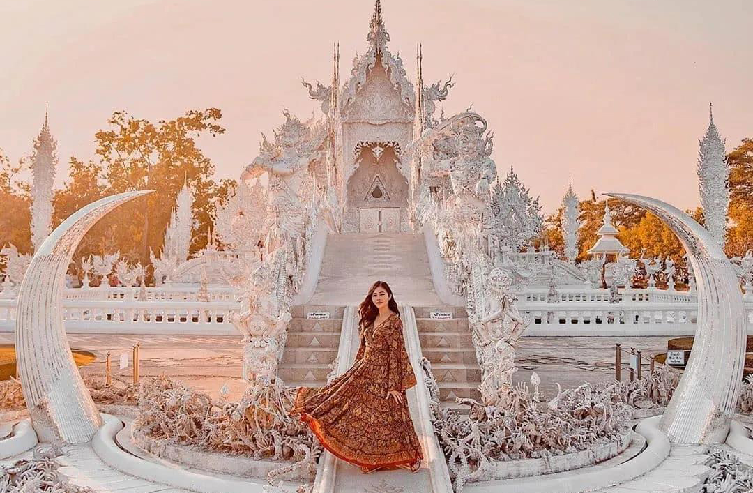 白庙（Wat Rong Khun）