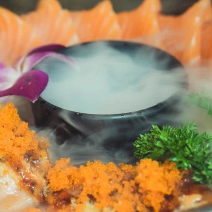 曼谷朱拉小巷美食之旅，一場泰國風味和日式料理的對決！