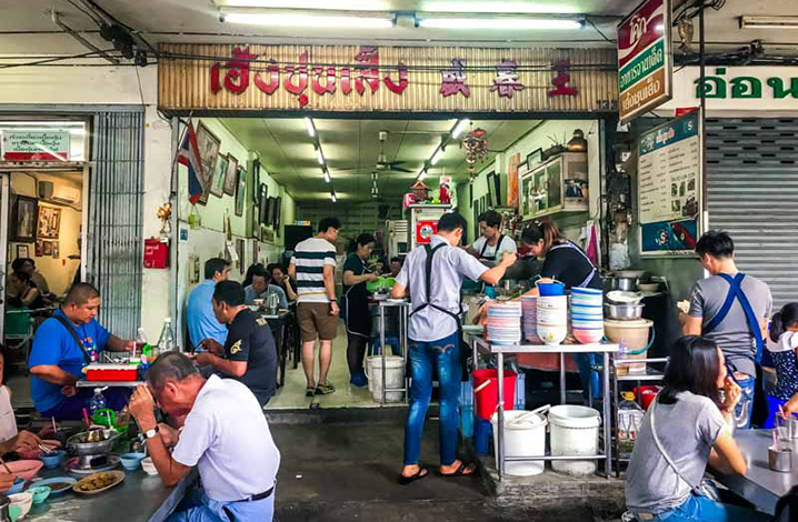 泰國當地人去哪都會打卡的美食，吃一口激動到流淚