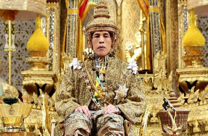 泰国拉玛十世皇图片